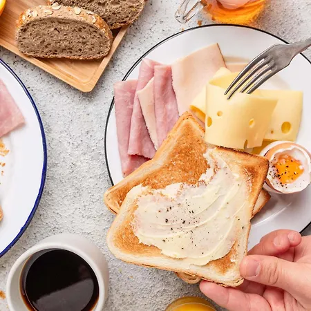 ホテル アイビス バジェット カルフォルニー レンヴァル