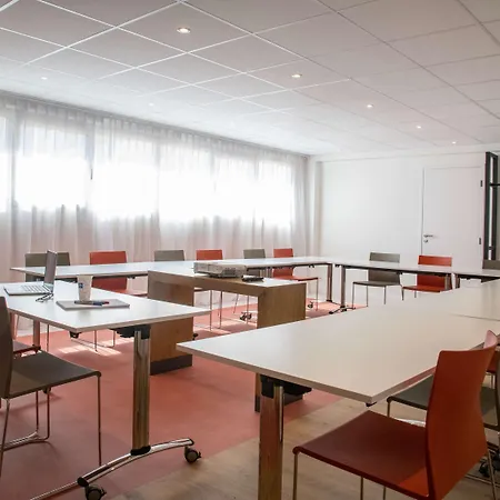 アイビス バジェット カルフォルニー レンヴァル ホテル 2*