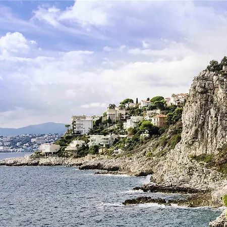 アイビス バジェット カルフォルニー レンヴァル 2* ニース