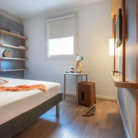 アイビス バジェット カルフォルニー レンヴァル ホテル ニース