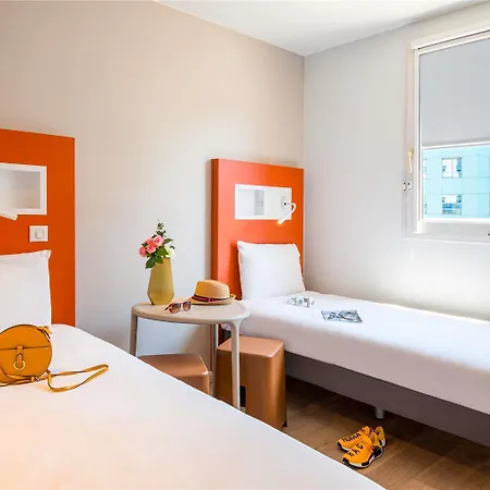 アイビス バジェット カルフォルニー レンヴァル 2* ニース