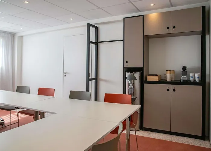 Ibis Budget Californie Lenval Hotell 2*