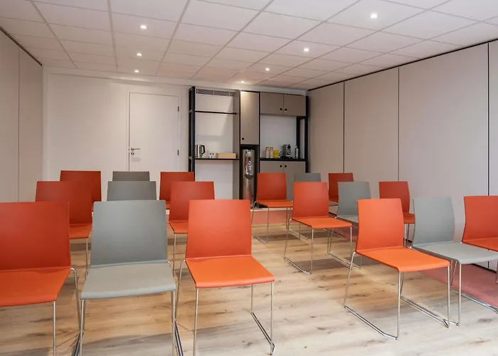 Ibis Budget Californie Lenval Hotell 2*