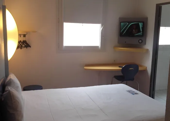 Ibis Budget Californie Lenval 2*