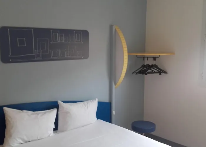 Hotell Ibis Budget Californie Lenval 2*