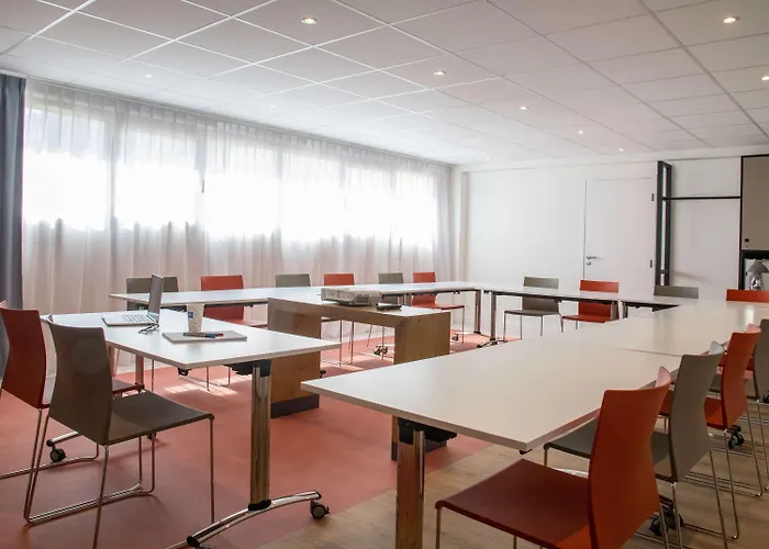 Ibis Budget Californie Lenval Hotell 2*