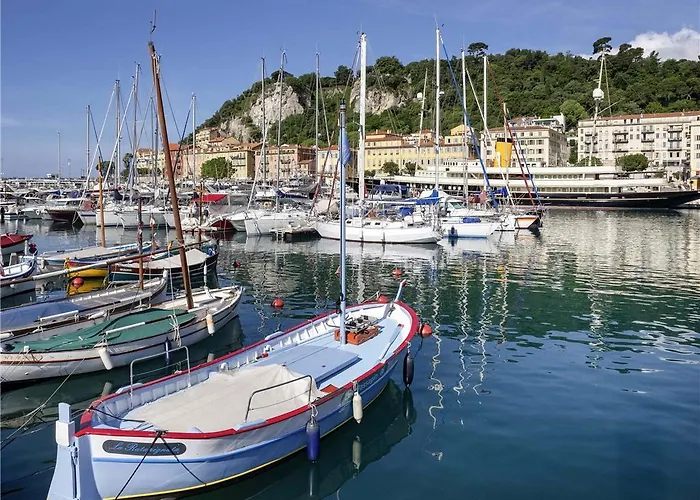 Ibis Budget Californie Lenval Hotel 2*