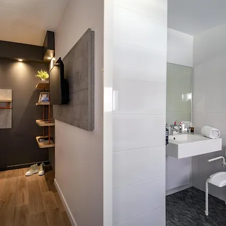 Отель Ibis Budget Californie Lenval 2*